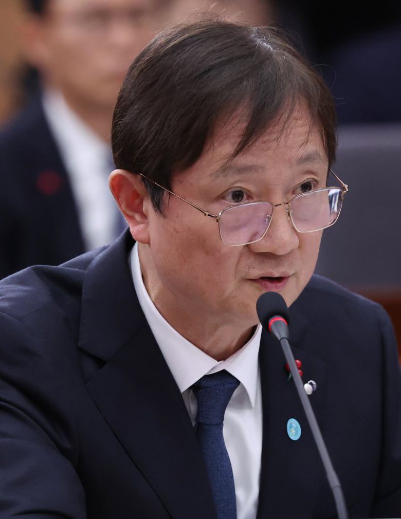 이찬진 금융감독원장이 19일 서울 종로구 정부서울청사 별관에서 열린 금융위원회·공정거래위원회 업무보고에서 발언하고 있다.뉴시스화상