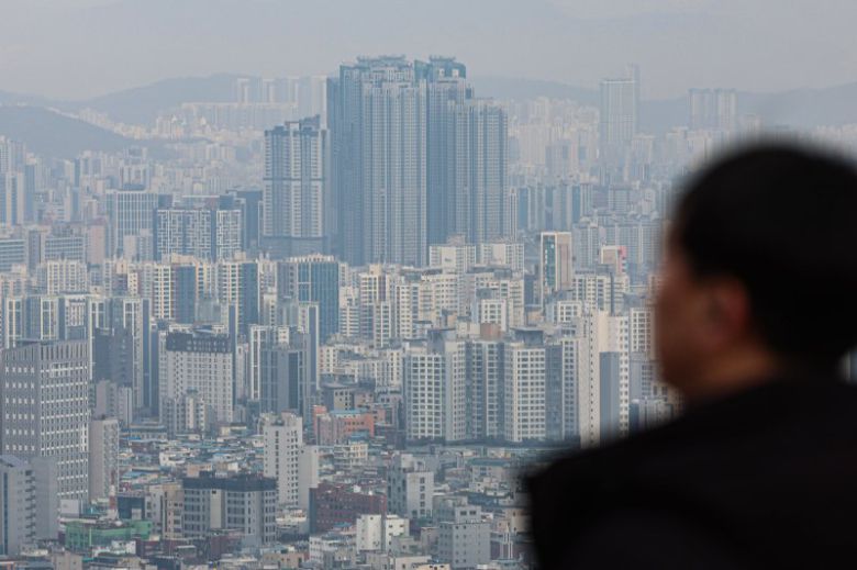 서울 남산에서 바라본 아파트 단지 모습. 뉴시스