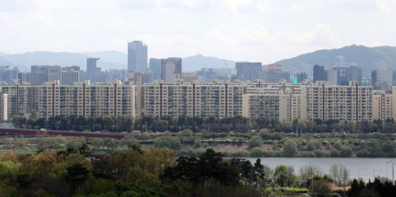 서울 강남구 압구정동 아파트 전경. 뉴스1