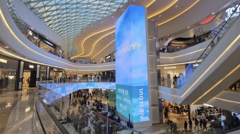 에어서울이 스타필드에서 진행하는 대형 광고. 에어서울 제공