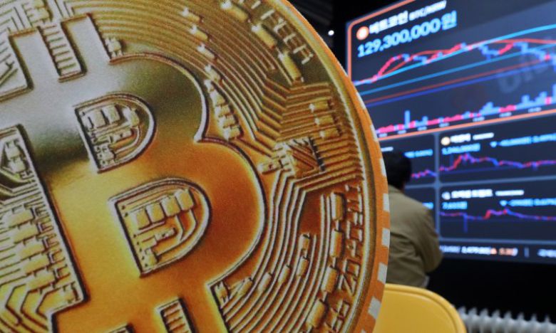 지난 18일 서울 강남구 빗썸라운지에 설치된 전광판에 비트코인 시세가 나오고있다. 사진=뉴시스