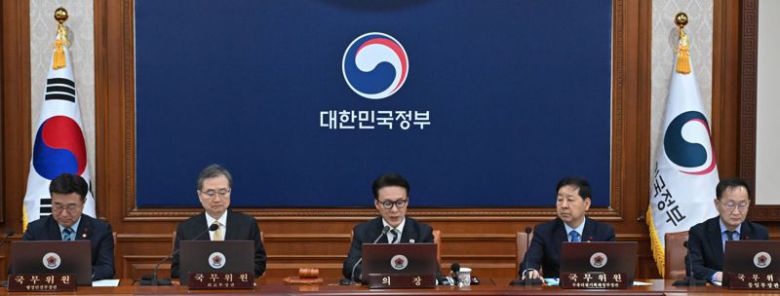 김민석 국무총리가 31일 서울 종로구 정부서울청사에서 열린 임시 국무회의에서 발언하고 있다. 사진=서동일 기자