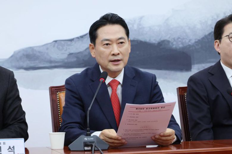 국민의힘 장동혁 대표가 5일 국회에서 열린 최고위원회의에서 모두발언을 하고 있다. 사진=박범준 기자