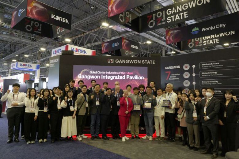 강원자치도는 현지시간 6일 오후 미국 라스베이거스에서 열린 CES2026에서 ‘통합강원관’ 개관식을 개최했다. 강원자치도 제공