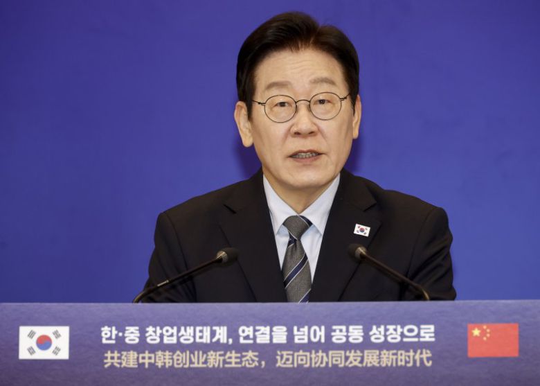 이재명 대통령이 7일 중국 상하이 국제회의중심에서 열린 한·중 벤처스타트업 서밋에서 발언하고 있다. 연합뉴스