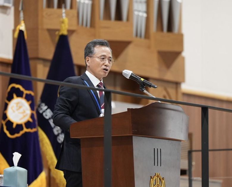 제 34대 신협중앙회장에 당선된 고영철 광주문화신협 이사장이 대전 유성구 소재 신용협동조합 중앙연수원에서 열린 신협중앙회장 선거에서 정견 발표를 하고 있다. 신협중앙회 제공