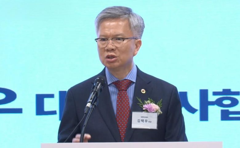 김택우 대한의사협회 회장이 8일 서울 용산구 의협회관에서 열린 신년하례회에서 축사를 하고 있다. 대한의사협회 제공