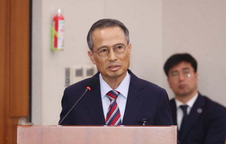 김규현 전 국정원장이 지난해 9월 22일 서울 여의도 국회에서 열린 법제사법위원회의 검찰개혁 입법청문회에서 의원 질의에 답하고 있다. 뉴시스