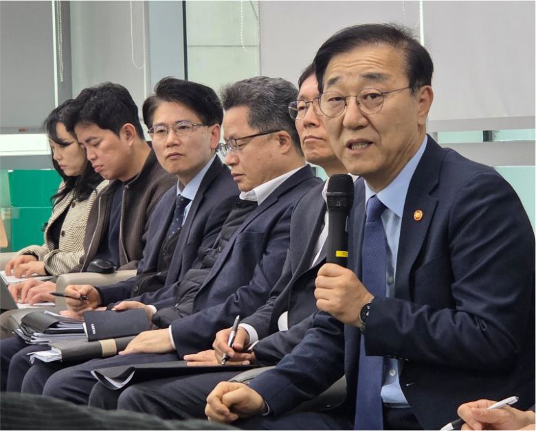 김윤덕 국토교통부 장관이 12일 정부세종청사에서 열린 출입기자단 신년 간담회에서 발언하고 있다. 사진=장인서 기자