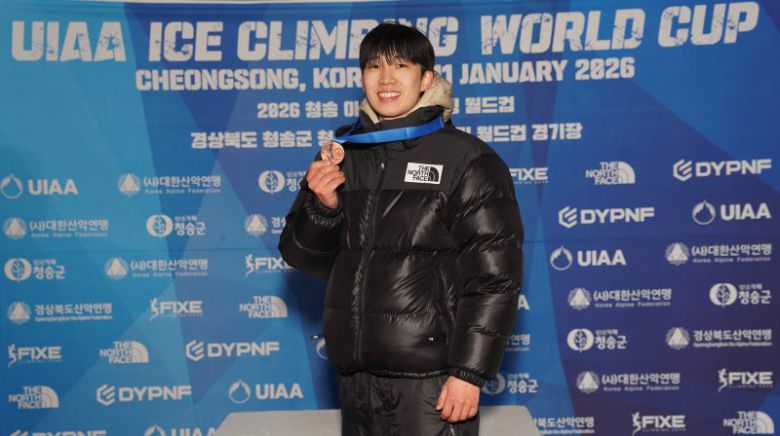 '2026청송 아이스클라이밍 월드컵' 남자리드 부문 동메달을획득한 노스페이스 애슬리트팀 이영건 선수. 영원아웃도어 제공