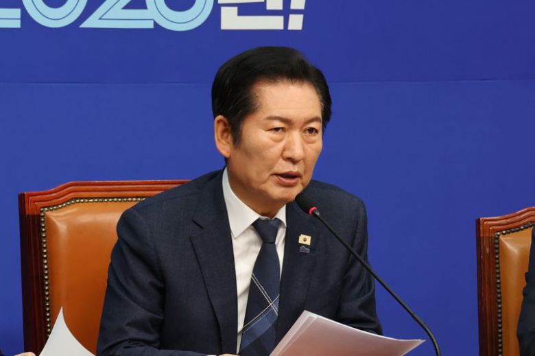 더불어민주당 정청래 대표가 12일 서울 여의도 국회에서 열린 최고위원회의에서 발언하고 있다. 사진=서동일 기자