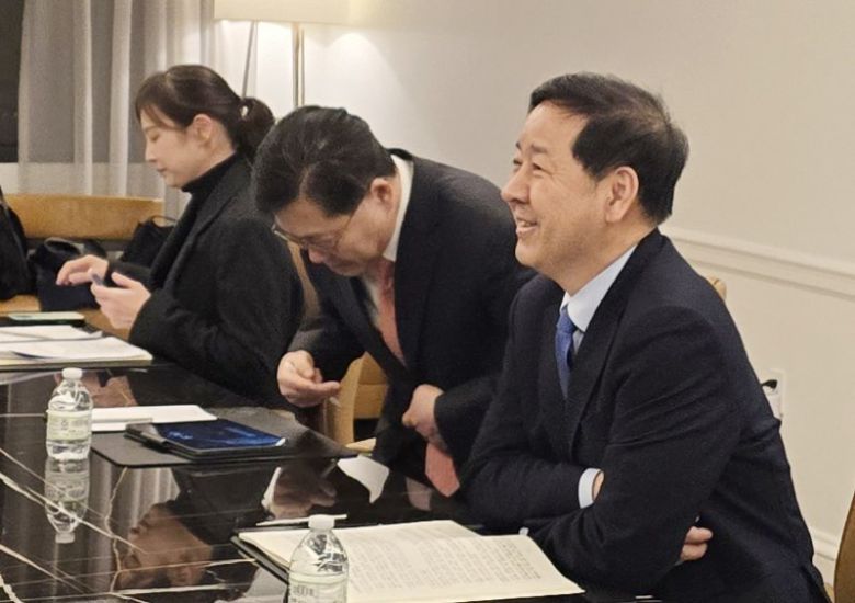 주요 7개국(G7) 재무장관회의 참석차 미국 워싱턴DC를 방문 중인 구윤철 부총리 겸 재정경제부 장관이 12일(현지시간) 레이첼 리브스 영국 재무장관과 면담하고 있다./사진=재정경제부 제공