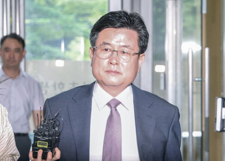 강의구 전 대통령비서실 부속실장이 지난 7월 서울 서초구 순직해병 특검 사무실에 참고인 신분으로 출석하고 있다. 사진=뉴시스