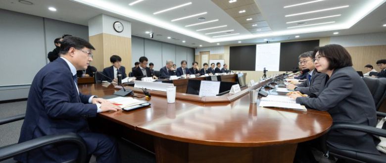 김성환 기후에너지환경부 장관이 14일 세종시 정부세종청사에서 열린 기상청과 기상청 산하기관 업무보고를 주재하고 있다. 기후에너지환경부 제공