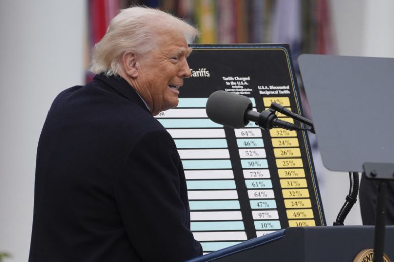 상호관세 발표하는 도널드 트럼프 미국 대통령.AP뉴시스
