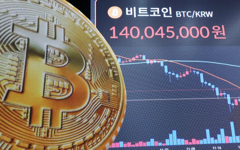지난 14일 오전 서울 강남구 빗썸라운지 강남점 전광판에 비트코인 시세가 표시되고 있다. 사진=뉴시스