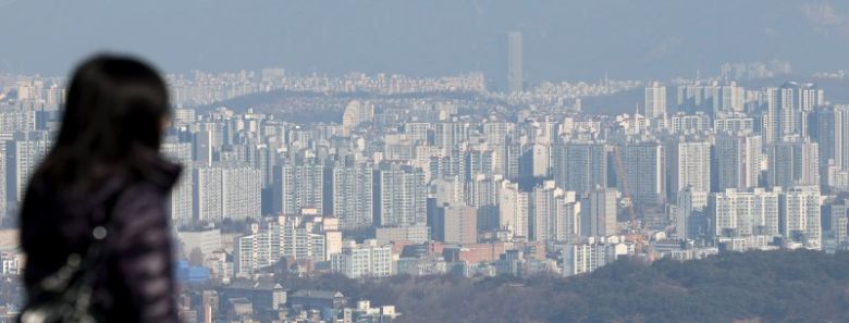 서울 남산에서 내려다본 시내 아파트 단지 모습. 뉴시스