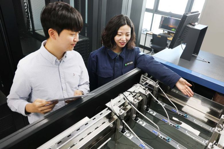 HD현대오일뱅크가 산업통상부 산하 한국세라믹기술원에 액침냉각액 'XTeer E-Cooling Fluid'를 공급하고 실증을 진행 중이다. HD현대오일뱅크 제공