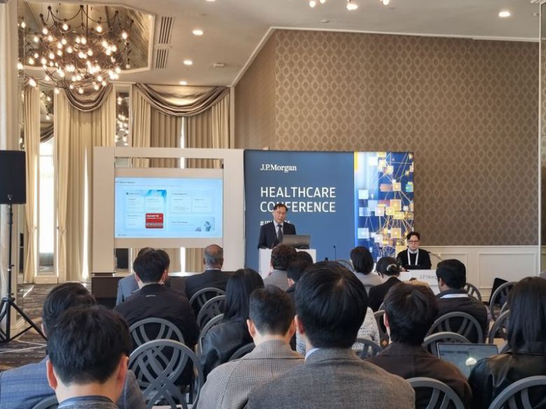 15일(현지시간) 미국 샌프란시스코에서 열린 JP모건 헬스케어 컨퍼런스 아시아·태평양(APAC) 세션에서 전태연 알테오젠 대표이사가 발표를 진행하고 있다. 알테오젠 제공