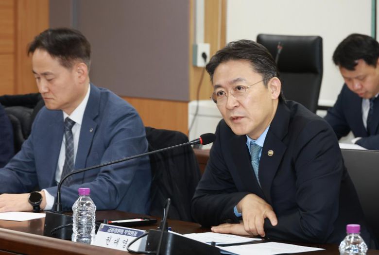 권대영 금융위원회 부위원장이 16일 서울 종로구 정부서울청사에서 열린 지배구조 선진화 TF 첫 회의에서 발언하고 있다. 금융위원회 제공