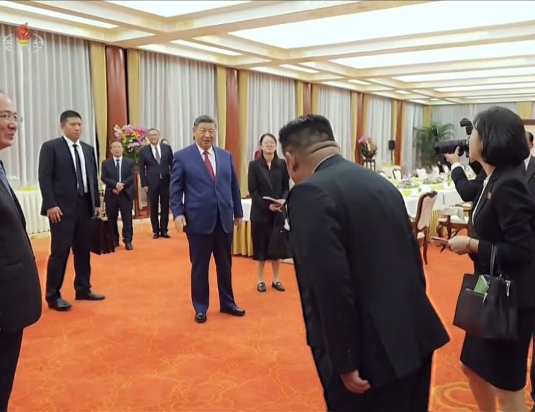 김정은 북한 국무위원장이 지난해 9월 2~4일 중국 방문 때 시 주석이 마련한 연회에 참석하고 있다. 조선중앙TV 갈무리