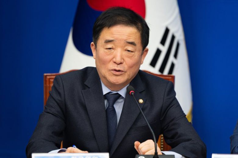 강득구 더불어민주당 최고위원이 19일 서울 여의도 국회에서 열린 최고위원회의에서 모두 발언을 하고 있다. 뉴스1