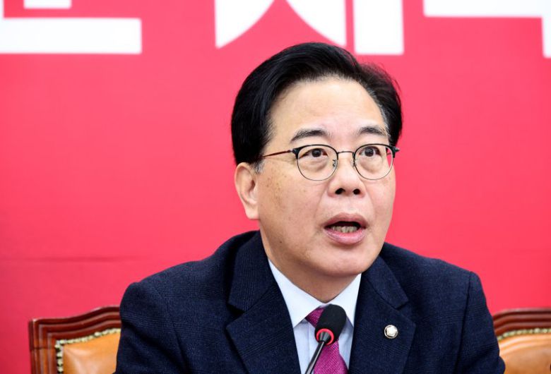 송언석 국민의힘 원내대표가 20일 오전 서울 여의도 국회에서 열린 원내대책회의에서 발언을 하고 있다. 뉴시스