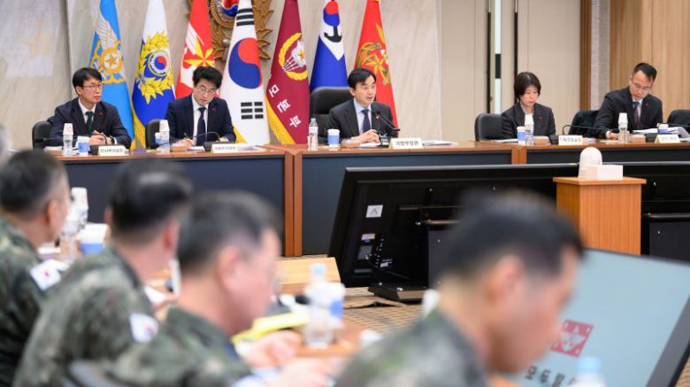 안규백 국방부장관이 19일 계룡대에서 핵심 국방정책 추진을 위한 준비상태 점검에 앞서 모두말씀을 하고 있다. 국방부 제공