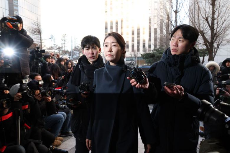 공천헌금 1억원 의혹을 받는 강선우 무소속 의원 20일 서울경찰청 광역수사대에 조사를 받기위해 도착하고 있다. 강 의원이 해당 의혹으로 수사기관에 출석하는 건 이번이 처음이다. 사진=서동일 기자