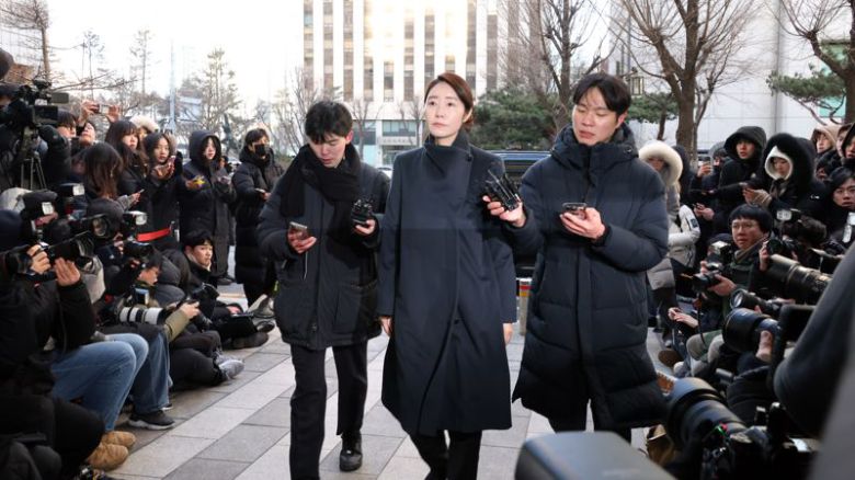 공천헌금 1억원 의혹을 받는 강선우 무소속 의원 20일 서울경찰청 광역수사대에 조사를 받기위해 도착하고 있다. 강 의원이 해당 의혹으로 수사기관에 출석하는 건 이번이 처음이다. 사진=서동일 기자