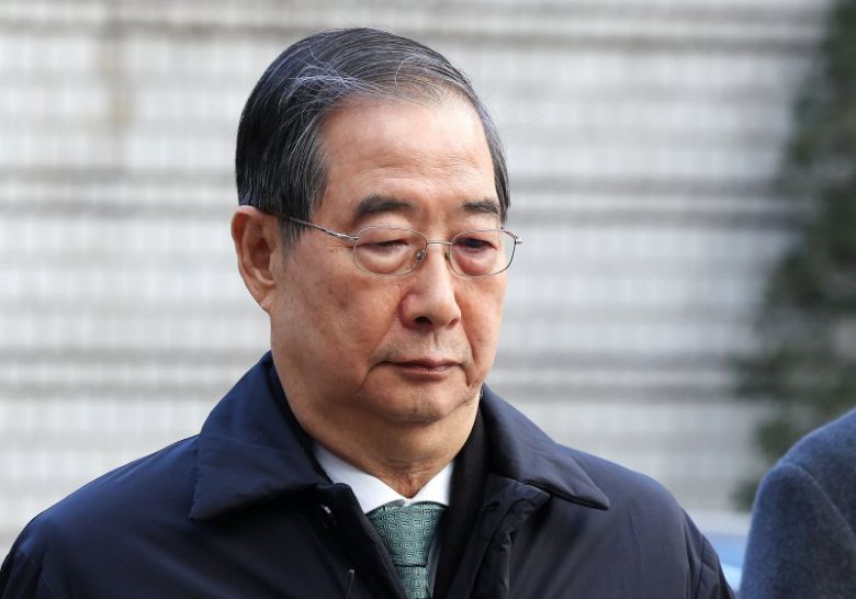 한덕수 전 국무총리가 21일 오후 서울 서초구 서울중앙지법에서 열린 내란 우두머리 방조, 내란 중요임무 종사 혐의 사건 1심 선고공판에 출석하고 있다. 사진=뉴스1화상