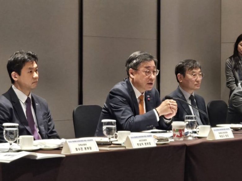 박윤규 정보통신산업진흥원(NIPA) 원장이 21일 서울 엘타워에서 열린 NIPA 통합 사업설명회 관련 기자간담회에서 발언하고 있다. 뉴시스