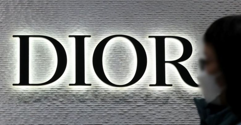 디올 매장 광고판. 뉴스1