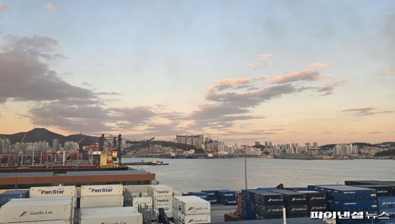 부산 북항 컨테이너 터미널 현장. 사진=변옥환 기자