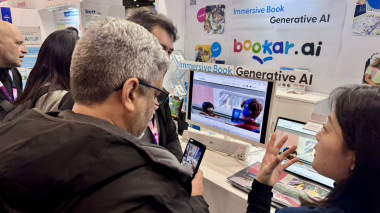 아티젠스페이스가 BETT 2026에 참가해 신기술 'bookar.ai'를 선보이고 있다.