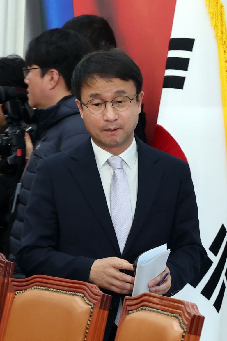 더불어민주당 한병도 원내대표가 22일 국회에서 열린 정책조정회의에 참석하고 있다. 사진=서동일 기자