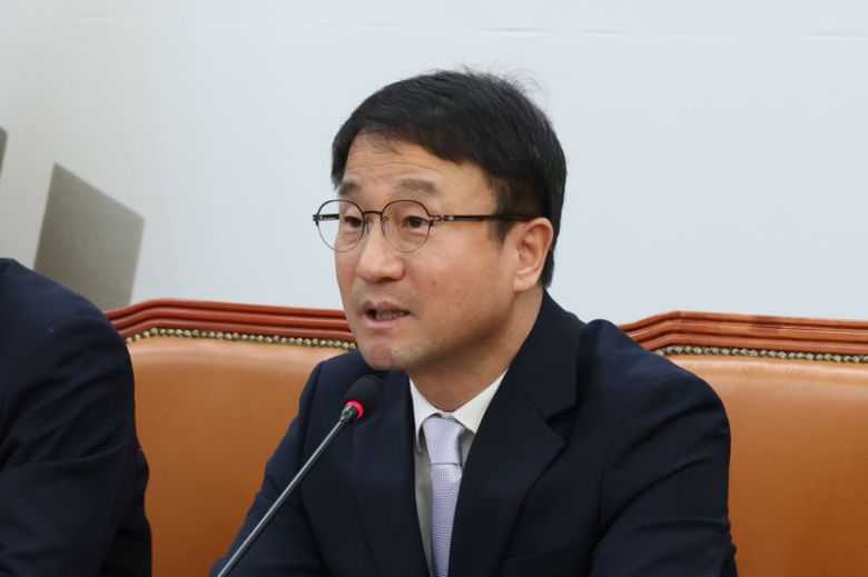 더불어민주당 한병도 원내대표가 22일 국회에서 열린 정책조정회의에서 발언하고 있다. 사진=서동일 기자