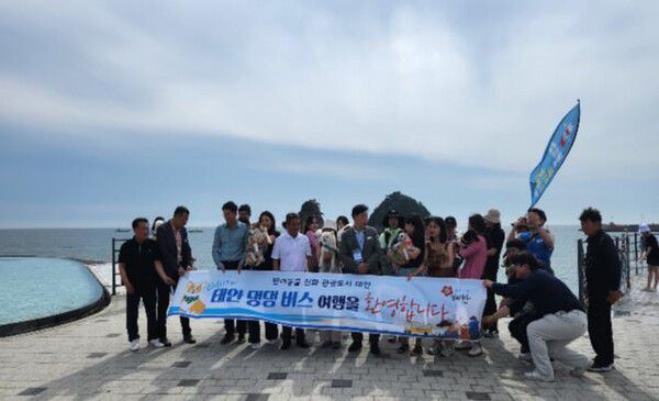 반려견과 함께 여행을 즐길 수 있도록 마련된 태안 댕댕버스  (사진=해양수산부)