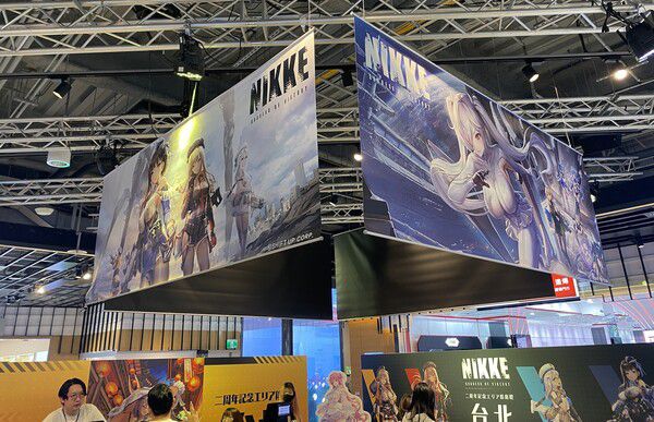 - 천장만 보면 행사장을 쉽게 찾을 수 있다