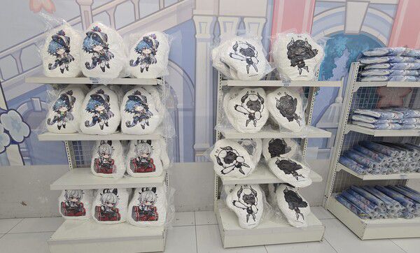 - 빠지면 섭섭한 캐릭터 쿠션들