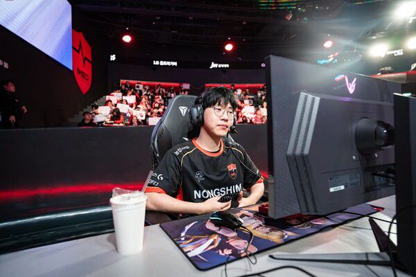 1주 차 골드킹으로 선정된 농심 레드포스 바텀 라이너 ‘지우’ 정지우