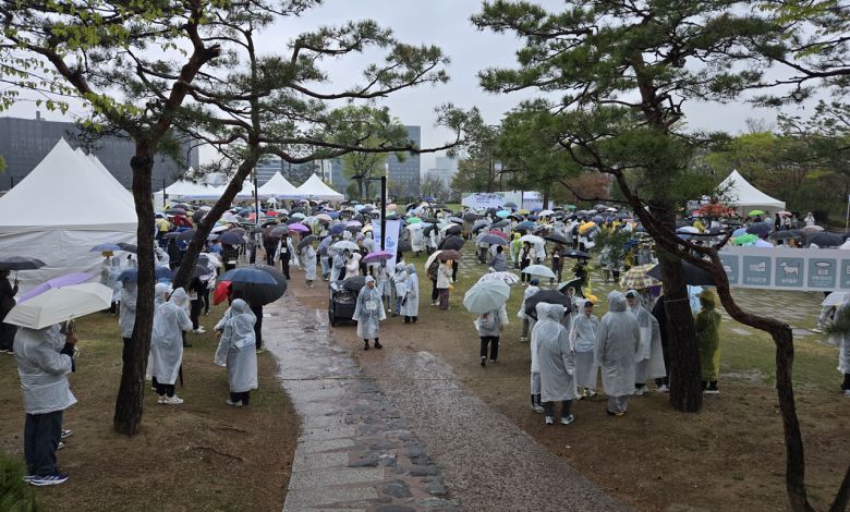 - 거센 비도 참가자들의 열정을 막을 순 없었습니다