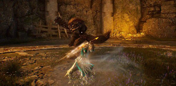 - 차지 액션 모션은 몬스터 헌터 대검 참 모아베기와 유사하다