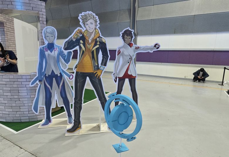 - 포켓몬 고 체육관 관장들도 행사장에 참석했다