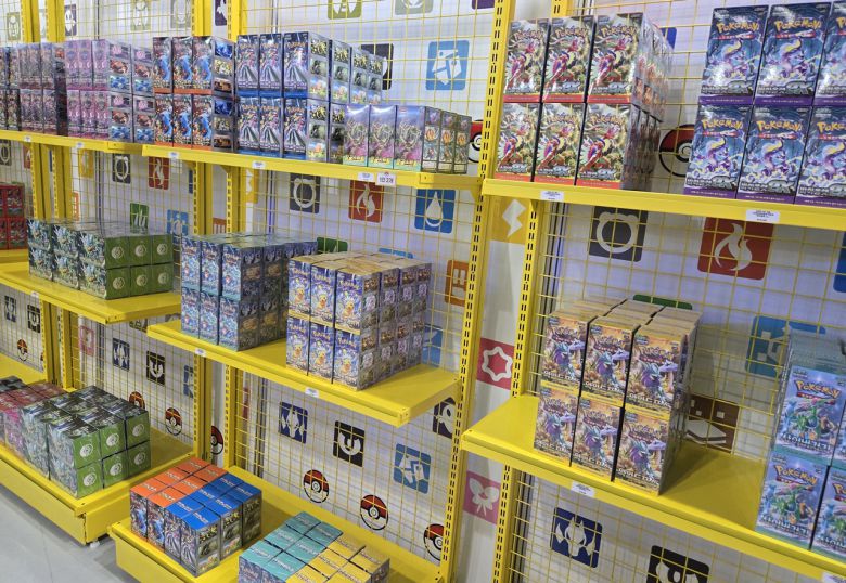 - 이번 스토어의 핵심은 카드였다