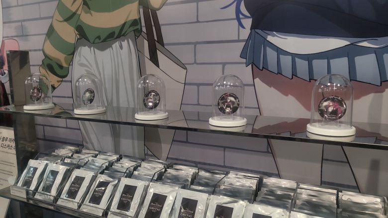 - 최대 3개까지만 구매 가능한 캔뱃지