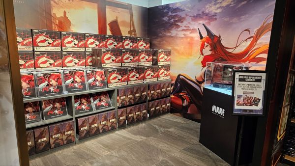 - 가장 인기가 많았던 레드 후드 LP 플레이어와 RED ASH OST 레코드