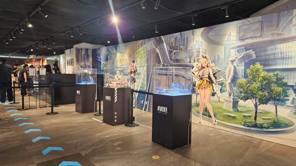 - 팝업스토어 곳곳에서 니케들이 반겨준다