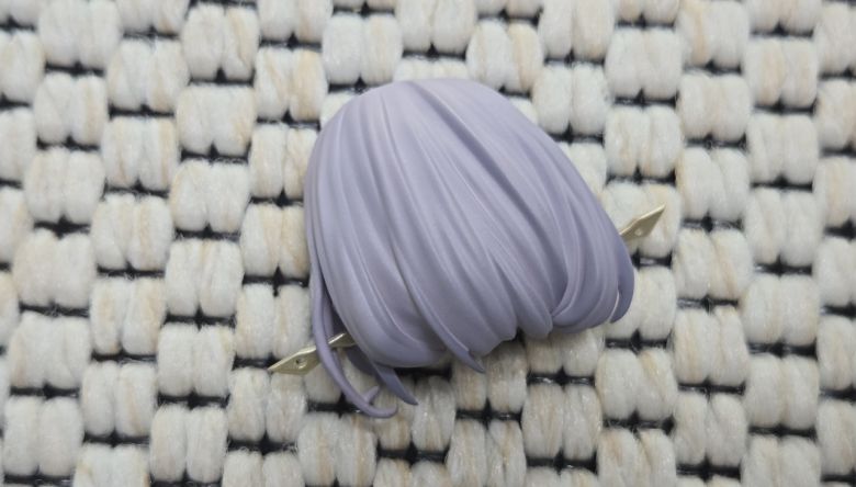 - 갓을 벗기 위한 추가 헤어 파츠 "참고로 처음 분리할 땐 매우 빡빡해서 파손에 조심해야 한다"