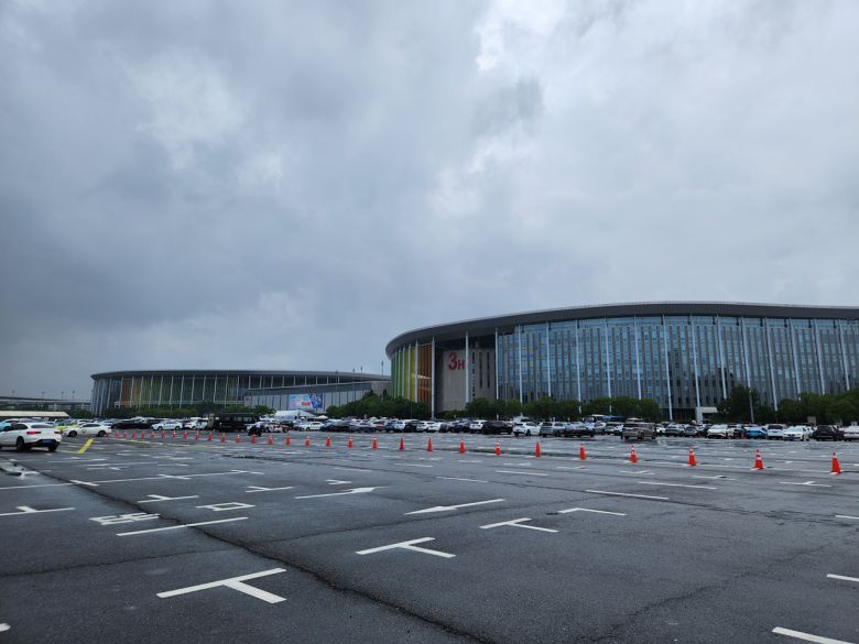 - 상하이 국가 컨벤션 센터에서 열린 빌리빌리 월드 2025